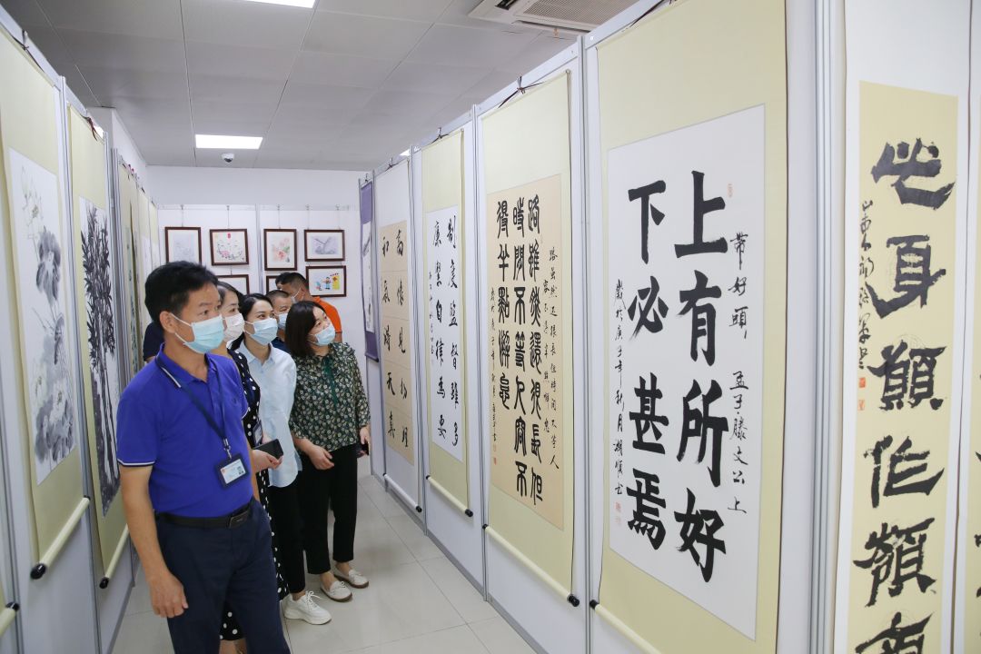 龍華區福城街道舉辦“書香廉韻 清風福城”廉潔文化書畫展活動，組織文化藝術交流